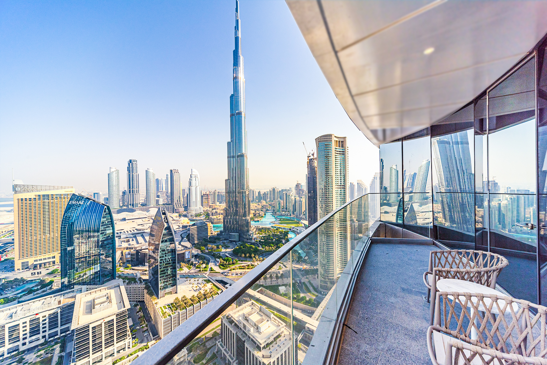 Burj Khalifa named the world most popular landmark